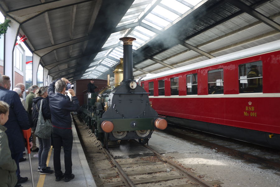 Show image of mystery photo   